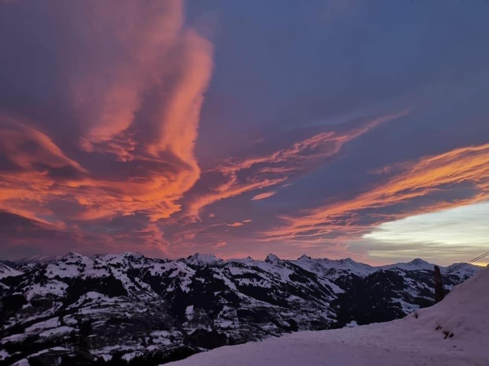 Hocheckhuette On Top Of The Kitzbuehel Hahnenkamm Mountain Exterior foto