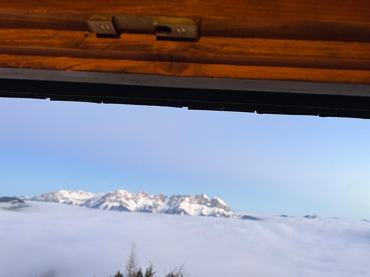 Hocheckhuette On Top Of The Kitzbuehel Hahnenkamm Mountain Exterior foto