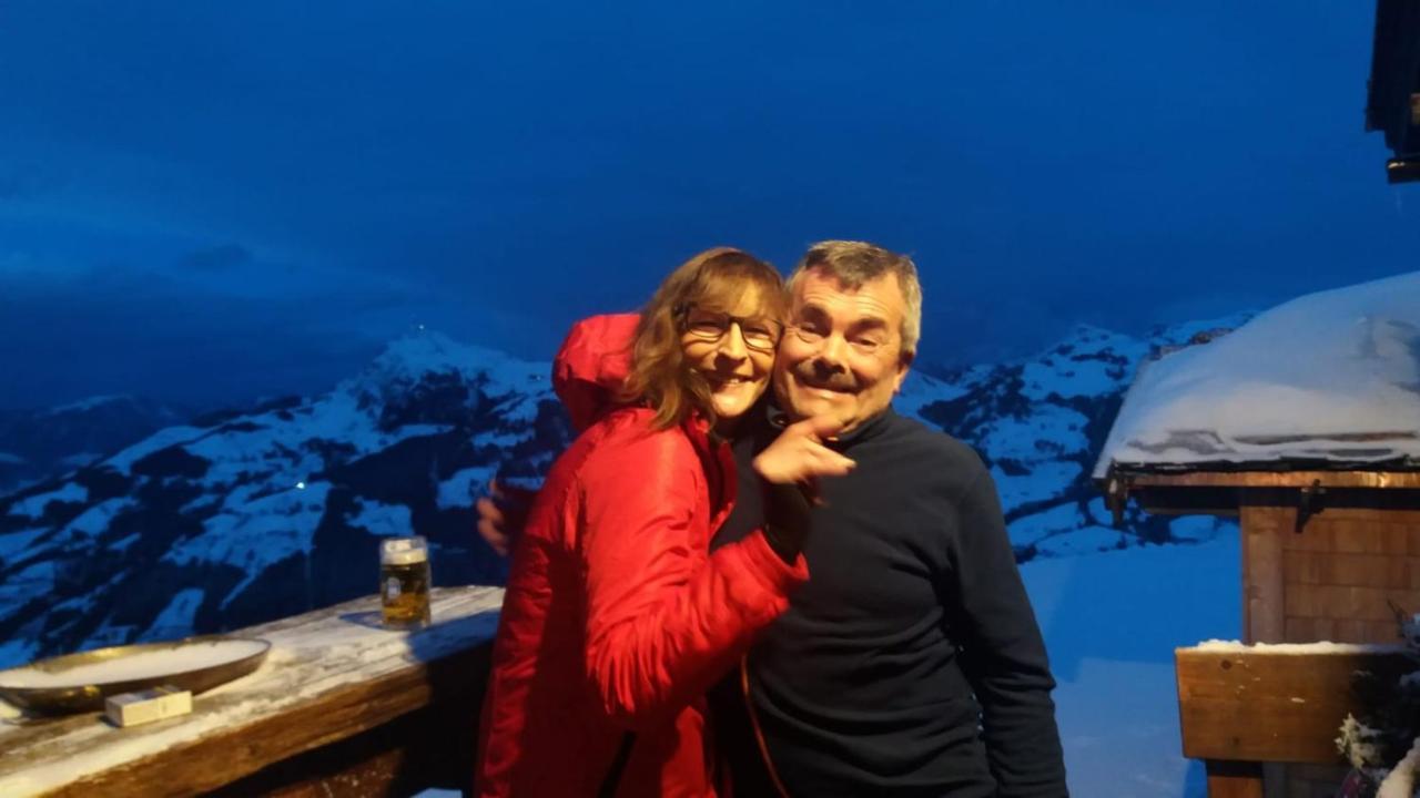 Hocheckhuette On Top Of The Kitzbuehel Hahnenkamm Mountain Exterior foto